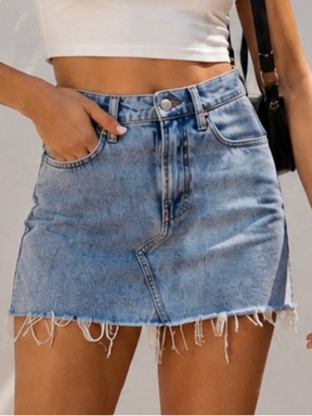 FRAME Le Mini Denim Skirt - Vista Grind - Frayed Hem - jean skirt - 24